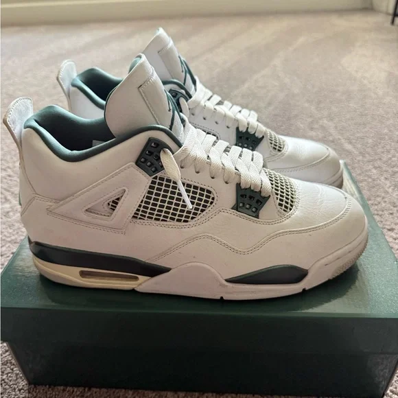 Jordan Sneakers Box - Green and White - Picture 2 of 11
